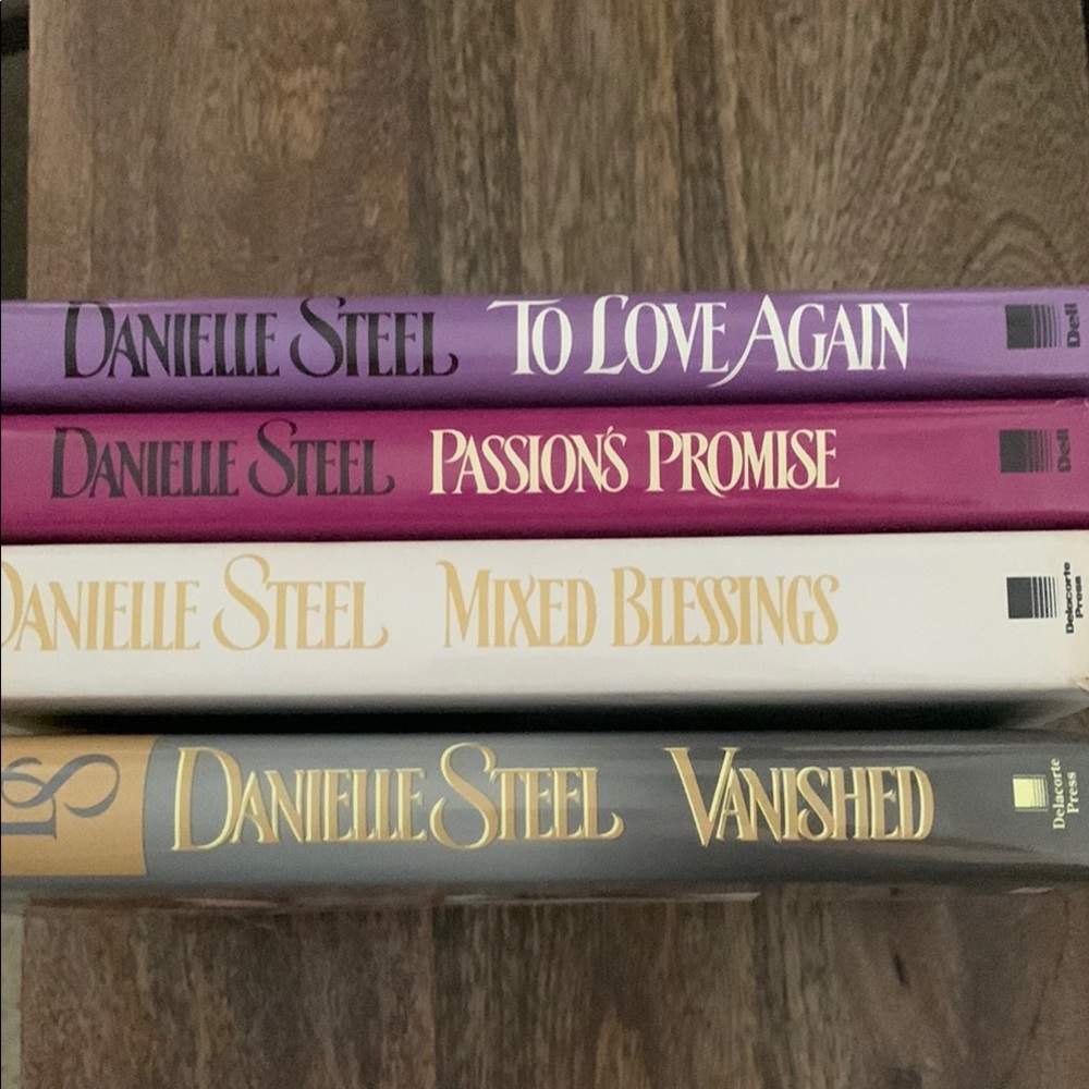 Danielle Steel 4 Hard Cover to love again mixed blessings vanished passions prom